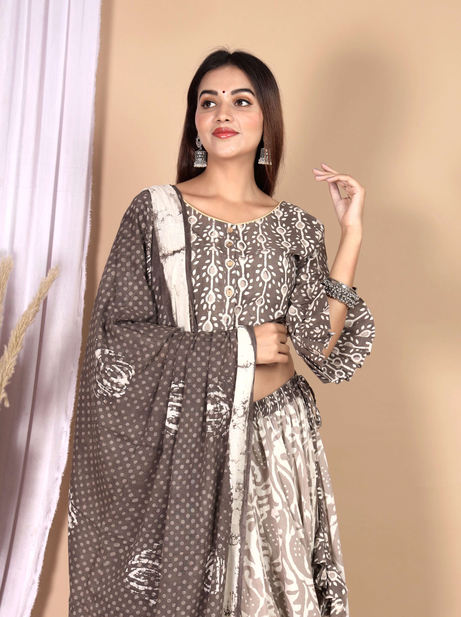 Women’s Grey Cotton Printed Lehenga Choli Dupatta Set - Image 6